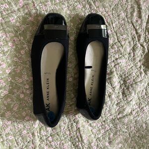 Black flats women’s 7.5